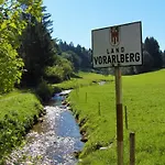 Farm stay Bio-bauernhof Heidegger